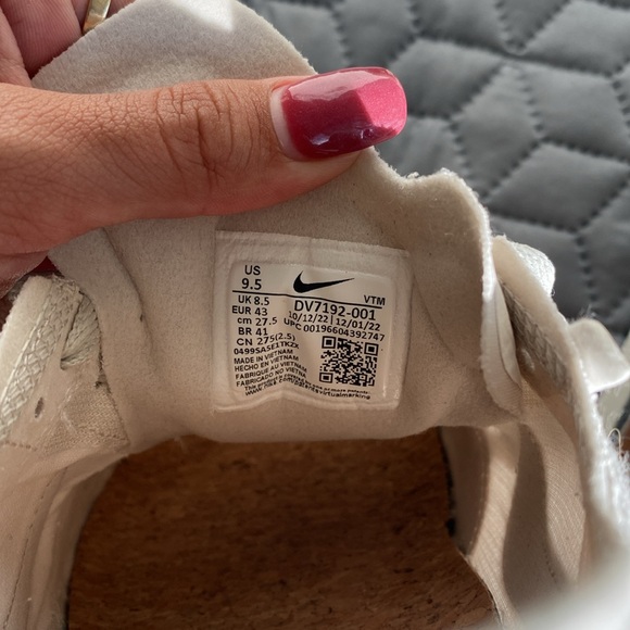 men’s nike shoe - Picture 6 of 7